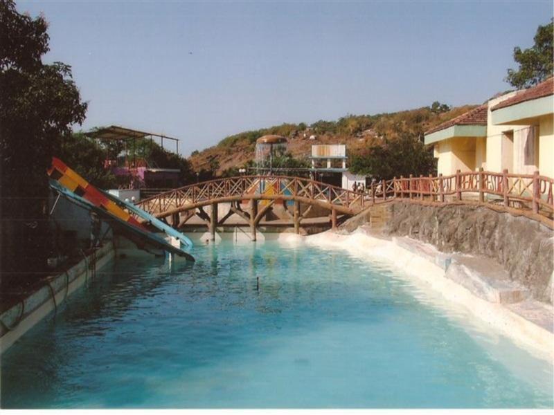 Pali Beach Resort Mālād Exterior foto